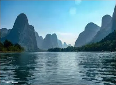 Quelle est la capitale de la Corée du Nord, qui abrite les principaux organes du gouvernement, y compris le siège du Parti du travail de Corée et la résidence officielle du dirigeant suprême ?