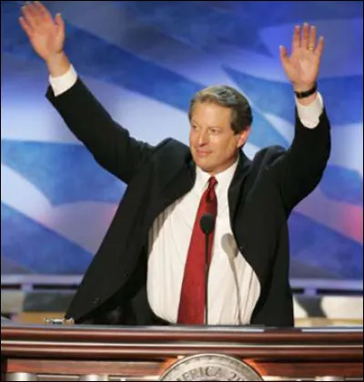 Face à eux, à cette élection de 2000, le candidat démocrate Al Gore était ...