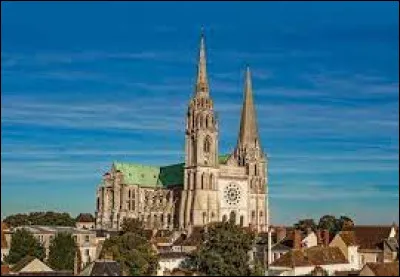 De quelle période date la construction de ce chef-d'uvre qu'est la cathédrale de Chartres ?