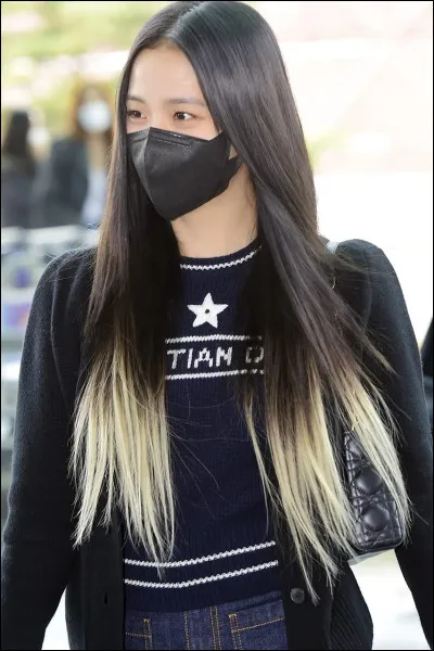 Choisis une coiffure. 3