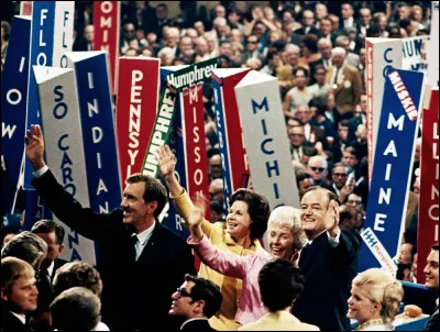 Son adversaire démocrate, Hubert H. Humphrey, est alors ...