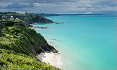 Quelle baie possède le plus grand gisement naturel de coquilles Saint-Jacques de France ?