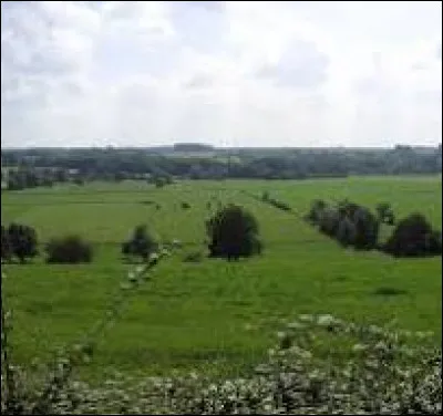A quelle altitude situez vous le point culminant du département ?