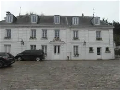 Commune francilienne, dans l'arrondissement de Torcy, Férolles-Atilly se situe dans le département ...