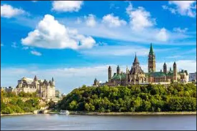 La capitale du Québec est Ottawa.