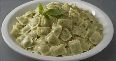 Sympa le plat du jour ! C'est la spécialité du terroir ! De petites pâtes farcies de fromage et de persil, un bonheur. Et à quoi occuperons-nous notre après-midi ?