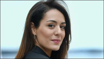 Qui est cette chanteuse (ex-candidate de l'émission de télé-réalité Star Academy), dont le premier album s'intitule ''Mon Cabaret'' ?