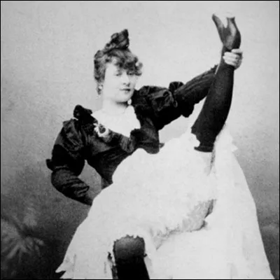 Quel est le nom de cette danseuse emblématique des cabarets de la Belle Époque ?