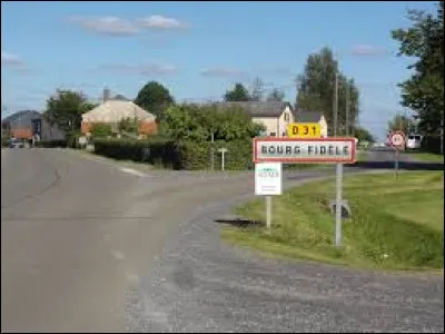 Nous sommes maintenant à l'entrée de Bourg-Fidèle. Village de l'aire d'attraction Carolomacérienne, il se situe dans le département ...