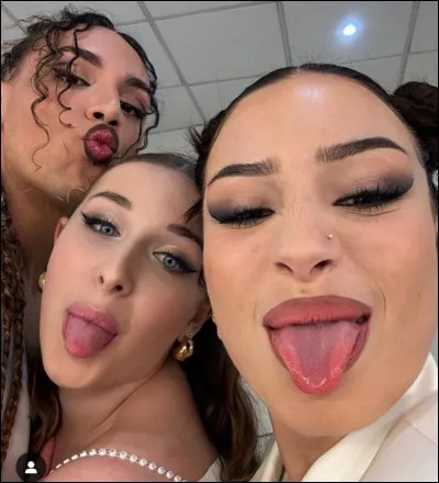 Quelle chanson Lénie, Héléna et Djebril chantent-ils ?