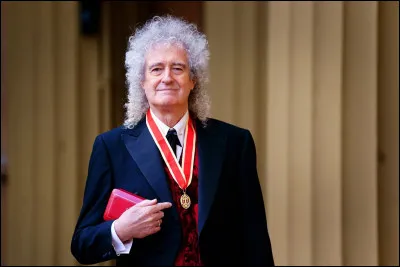 De quel groupe de rock l'astrophysicien britannique Brian May a-t-il été le cofondateur et guitariste ?
