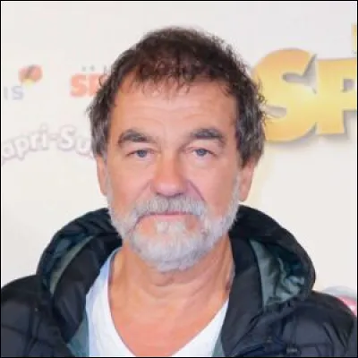 Quel métier le comédien et réalisateur Olivier Marchal a-t-il d'abord exercé ?