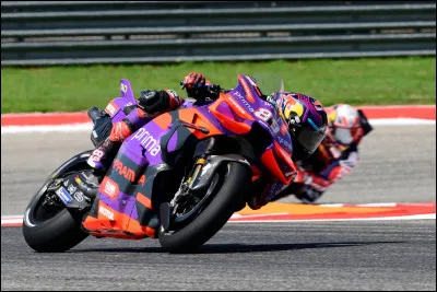 Revenons à 2024. Lors des essais, cest lespagnol Jorge Martín qui signe le meilleur chrono ; par quel pilote est-il suivi ?