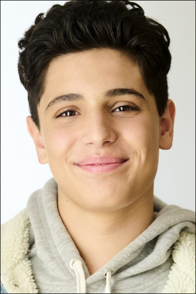 Qui est la manager de Kev ?