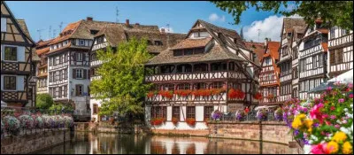 23 novembre 1944 : La 2e DB ne s'est pas arrêtée, après Paris quelle ville a-t-elle délivrée ?