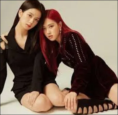 Préfères-tu les tenues habillées ou plutôt simples et mignonnes ?