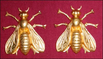 Quel empereur a pour emblème les abeilles ?