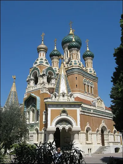 Les Anglais ont leur promenade dans la préfecture de ce département,
où Saint Nicolas a sa cathédrale.
