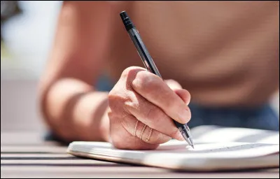 Tu écris un texte ; comme sujet, tu choisis...