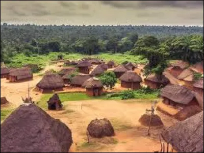 Quel est l'instrument de musique à percussion utilisé par les peuples de l'ethnie yoruba au Nigeria et dans d'autres régions d'Afrique de l'Ouest ?