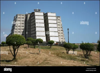 El Faro a Colón mesure...