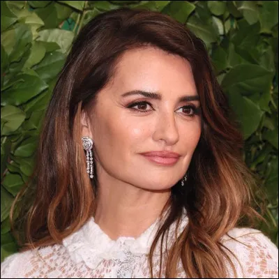 Qui est cette actrice qui tient le premier rôle dans le film ''Jambon, Jambon'' , réalisé en 1992 par par Bigas Luna ?