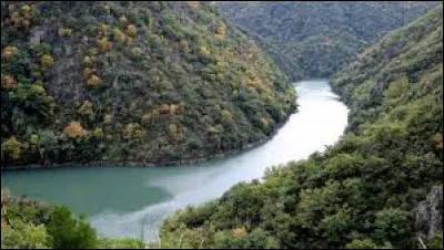Quel est cet autre grand cours d'eau, qui traverse également d'est en ouest le département, mais dans sa partie sud ?
