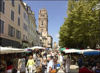 Combien le département de l'Aveyron compte-t-il d'habitants 
 ?