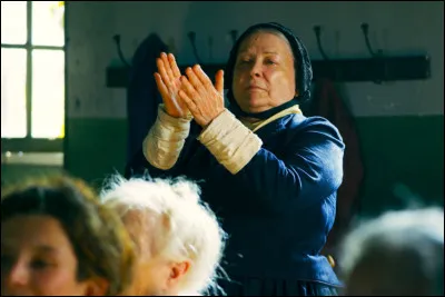 Dans quel thriller voyons-nous Balasko ainsi ?