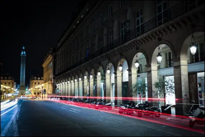 Quelle chanteuse a le titre "Rue de la Paix" à son répertoire ?