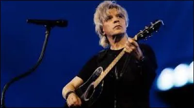 De quel groupe Nicola Sirkis est-il le leader depuis 1981 ?