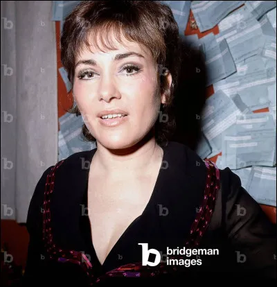 Le casatschok était la danse préférée de cette chanteuse. Quel était son prénom ?