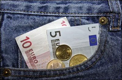 Que fait-on lorsqu'on "paye de sa poche" ?