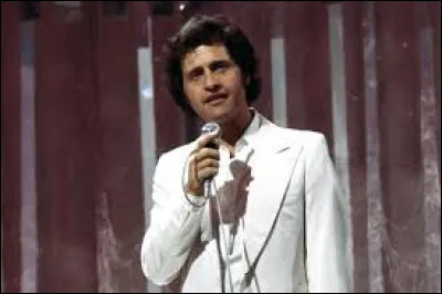 Quel est le prénom de ce chanteur français emblématique des années 60 et 70 ?