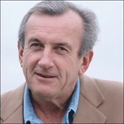 Qui est cet acteur qui joue le rôle du curé dans le film ''Tonnere de Dieu'' réalisé par ''Denys de La Patellière' en 1965 ?