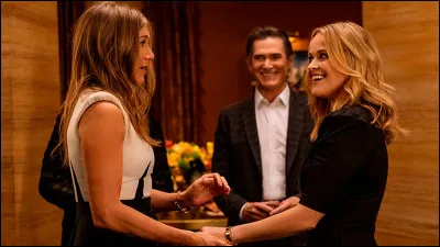 Dans quelle série deux journalistes d'une matinale qui cartonne doivent-elles faire face à l'actualité et à leur staff ?