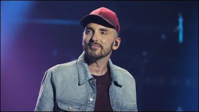 Quel est le titre de cette chanson de Christophe Willem : "Masser le cur / Le cur un peu plus fort / Dans le monde encore / L'espoir n'est pas mort" ?
