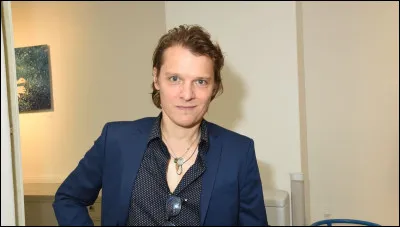 De quelle chanson de Bénabar sont tirées ces paroles : "Le métro a ceci de joli qu'on y voit le jour comme en pleine nuit / Accroché au comptoir, le couche-tard, toujours sur le départ / Cherche un auditoire, qu'il accapare et invente des histoires / Parfois, une p'tite bagarre" ?