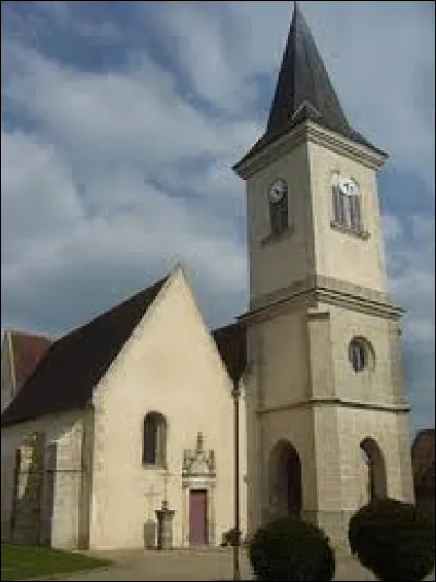 Ici vous avez l'église Saint-Pierre-et-Saint-Paul, à Préval. Village du Perche Sarthois, il se situe en région ...