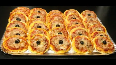 Quand je fais cuire, en même temps, cinq mini pizzas, le temps de cuisson est de dix minutes. Donc, quand je fais cuire, en même temps, dix mini pizzas, le temps de cuisson est de...