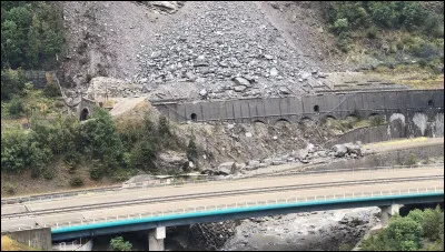 Ta maison s'écroule. Que fais-tu ?