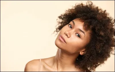 L'huile ne doit pas être utilisée pour les peaux granuleuses.