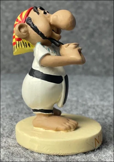 De quelle nationalité est Numérobis ?