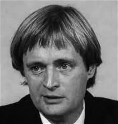 Qui est cet acteur qui joue le rôle de ''Harlan Thompson'' dans le film ''Dogs'', réalisé en par 1976 par ''Burt Brinckerhoff'' ?