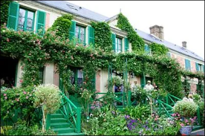 Quel peintre a vécu 40 ans à Giverny, village situé près de Vernon ?