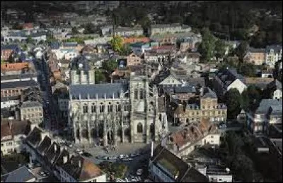 Quelle est cette ville, la troisième du département avec 18 000 habitants ?