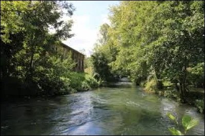 Quelle est cette rivière, longue de 56 km, qui prend sa source aux limites du pays de Bray, coule vers le sud et rejoint la Seine dans la boucle de Poses ?