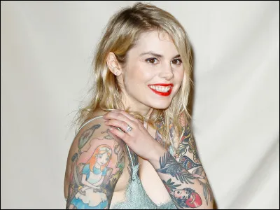 ''Ensemble'' est une chanson de ''Cur de pirate''. Quelle est la nationalité de cette dernière ?