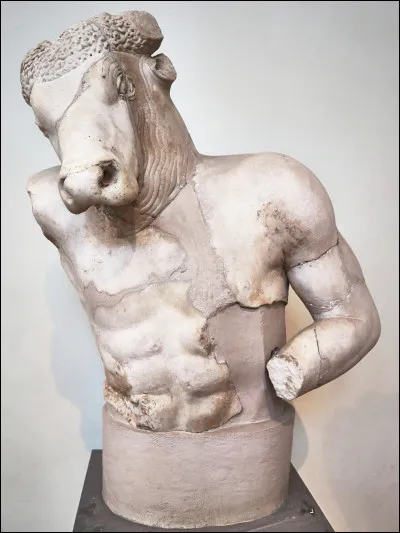 Quel héros grec est célèbre pour avoir tué le Minotaure ?