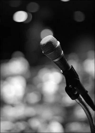 Quels membres interprètent la chanson "Gon Away" ?